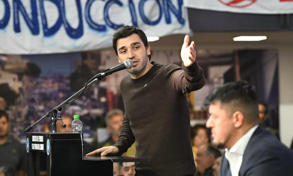 Torres en la asunción de autoridades del Sindicato Petrolero