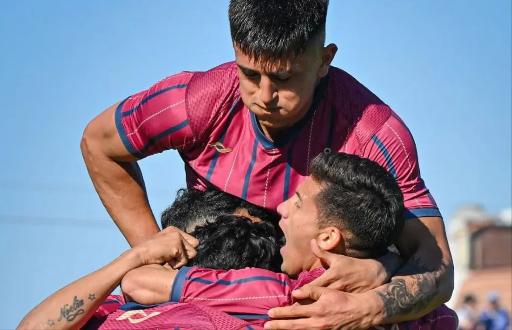 Brown venció 2-0 a Juventud Unida