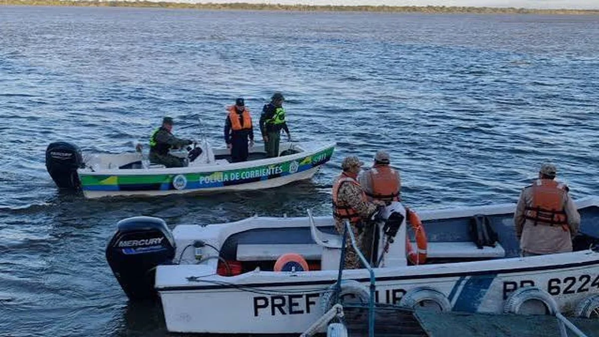 Operativo de búsqueda en el ró Paraná.