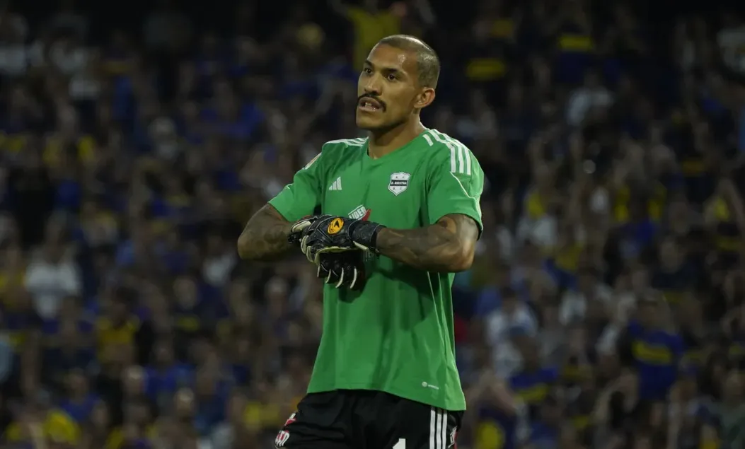 Riestra recibirá a Sarmiento el lunes a las 15.00