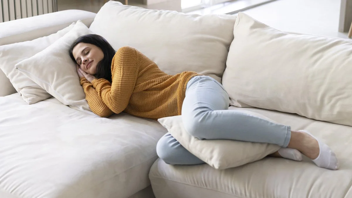 Dormir en el sillón. Foto Magnific
