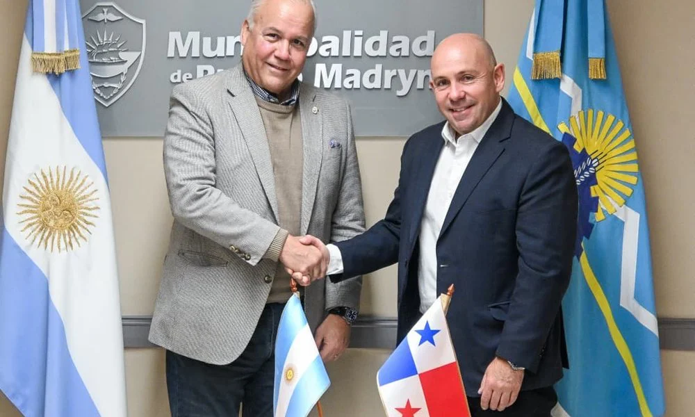 sastre embajador panama