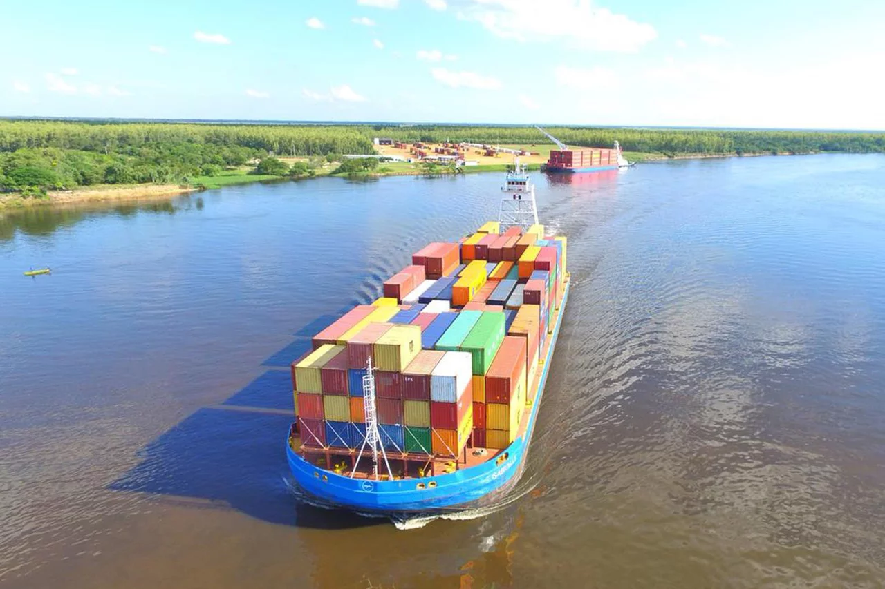 Hidrovía Paraná-Paraguay.