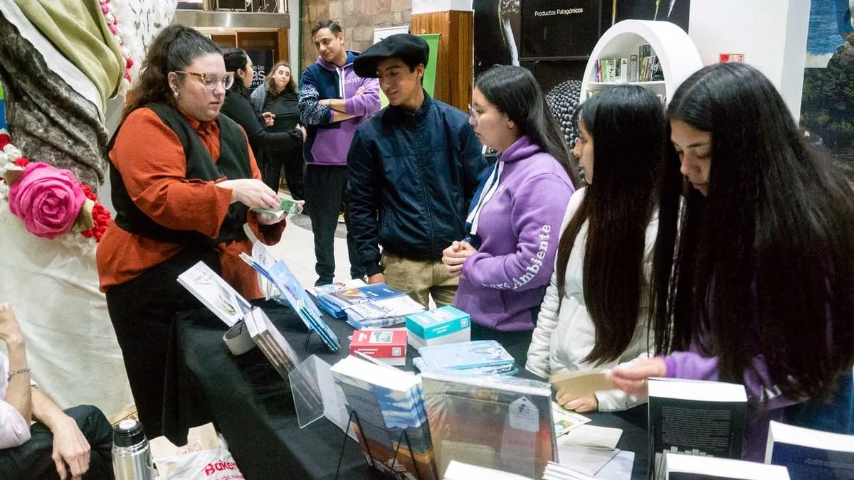 Feria del Libro en la Casa del Chubut