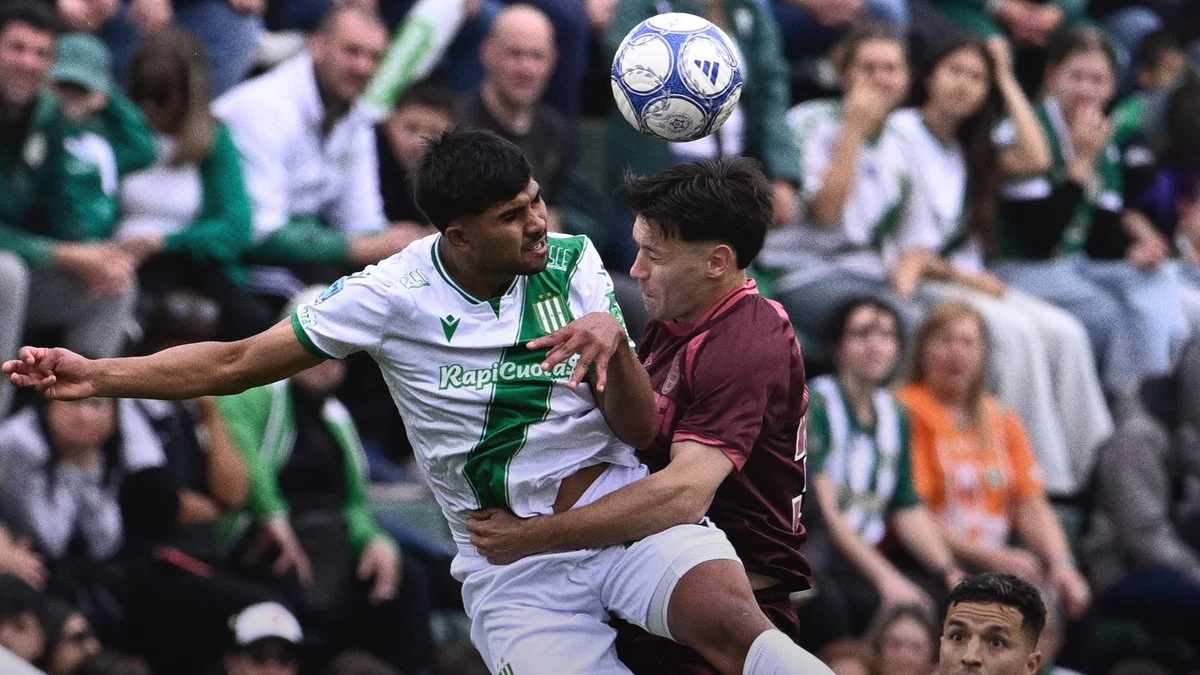 Banfield y Lanús empataron en el Clásico del Sur. Foto X @clublanus