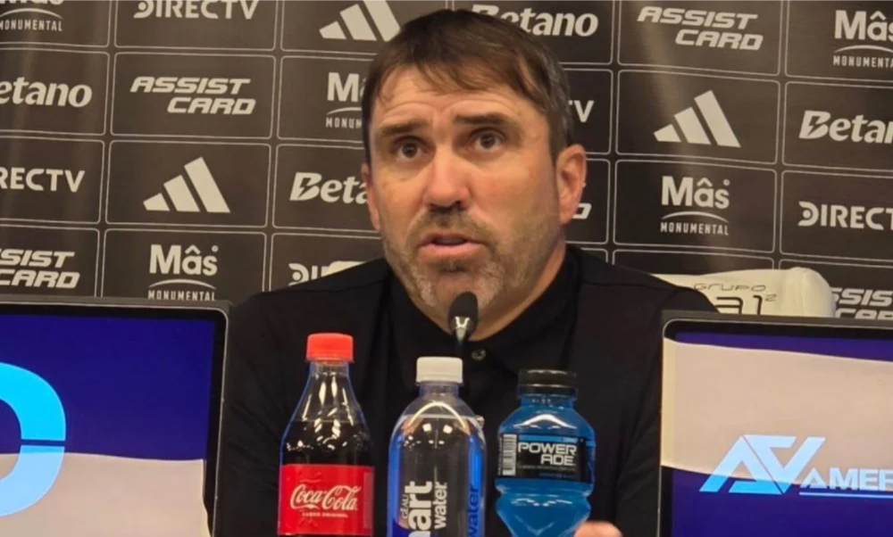 El DT de River celebró el resultado ante Racing, pero marcó falencias.