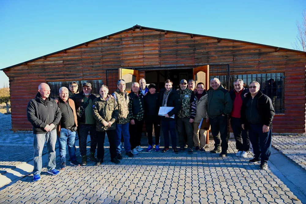 Torres y James visitaron a Veteranos de Malvinas en Gaiman,