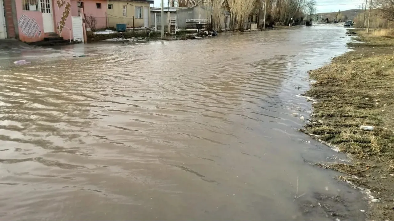 rio mayo inundada