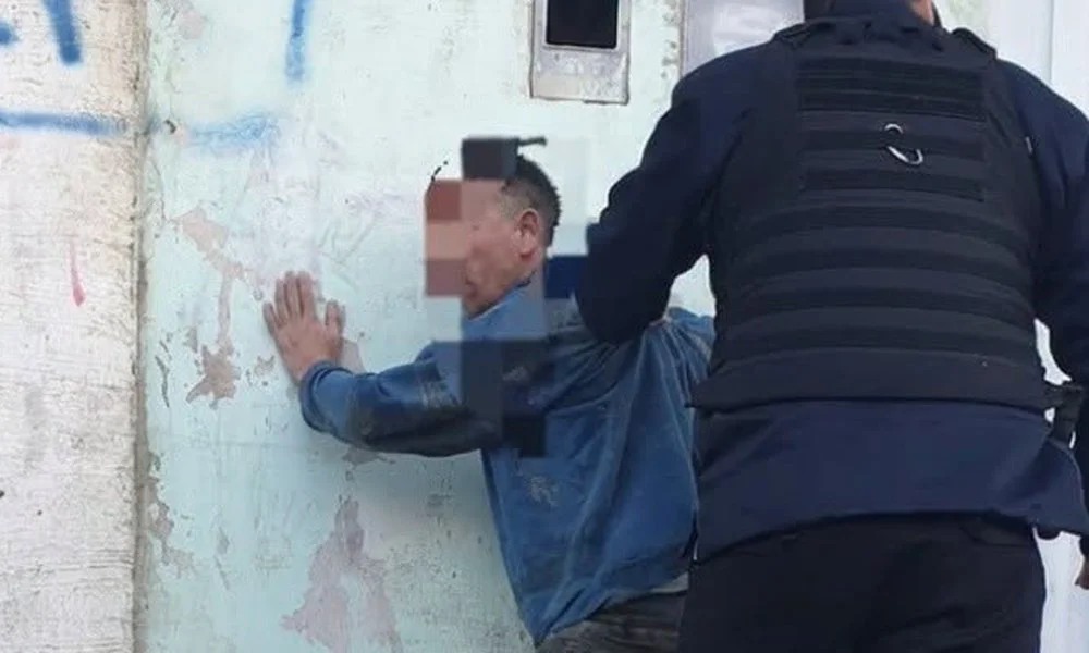 Arrestado por daños en un vehículo