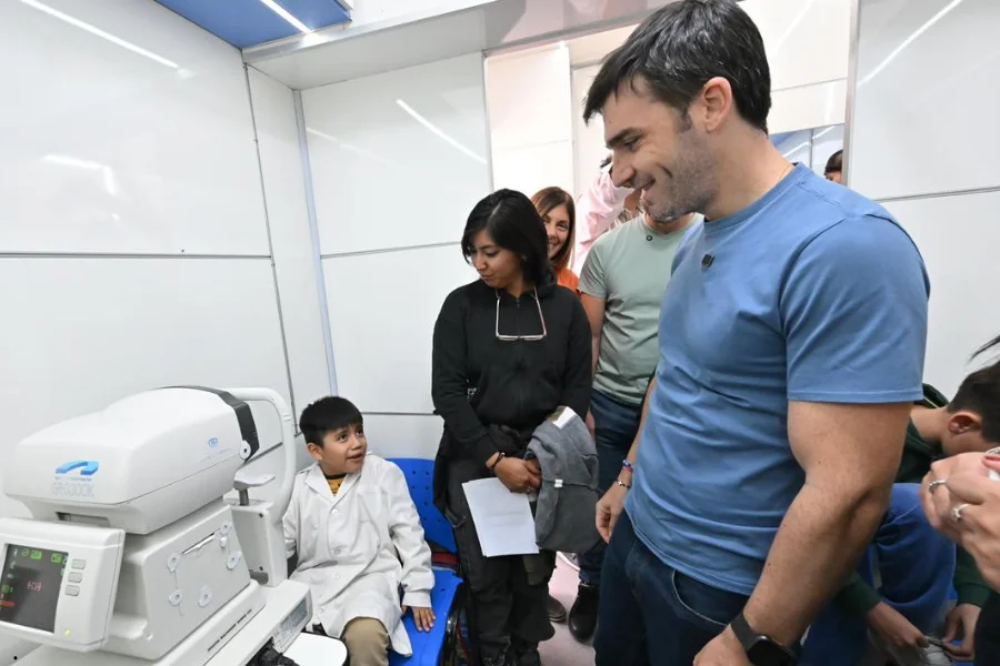 Programa federal que garantiza controles oftalmológicos y anteojos gratuitos a estudiantes