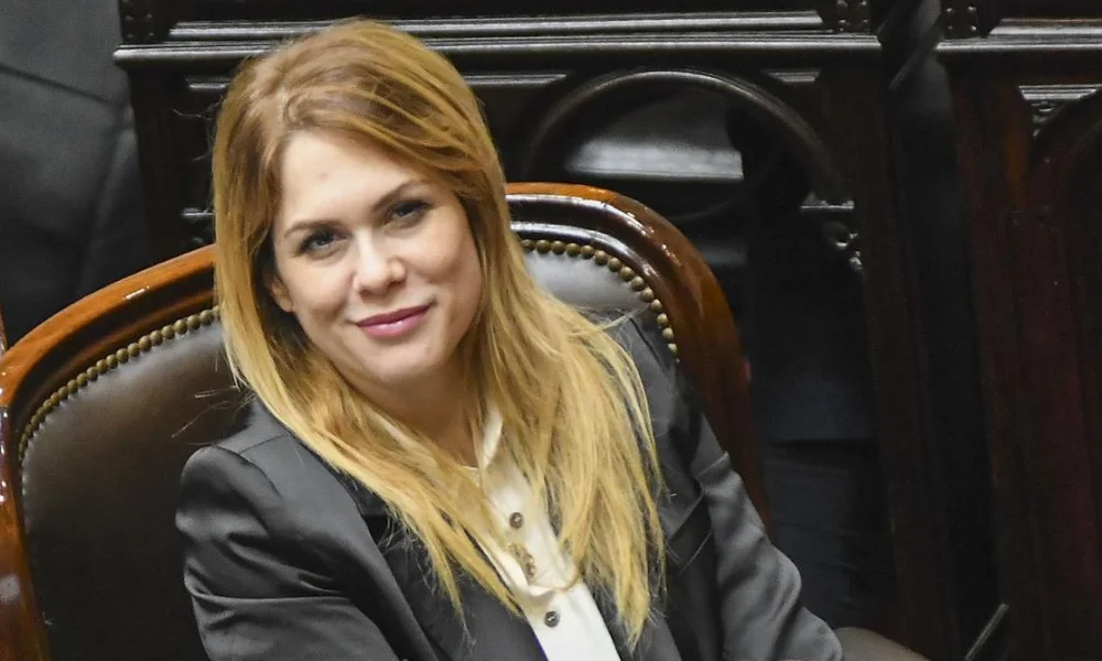 La situación rápidamente escaló en redes y reactivó discusiones políticas dentro de un oficialismo.