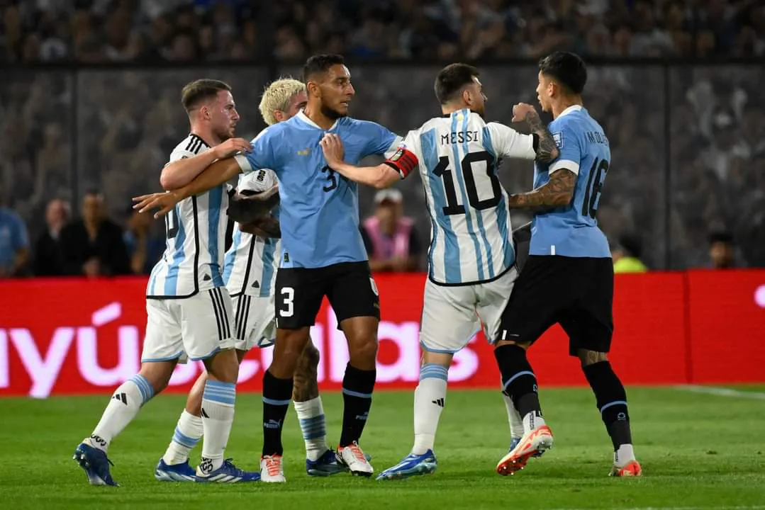 URUGUAY DIÓ LA SORPRESA EN LA BOMBONERA