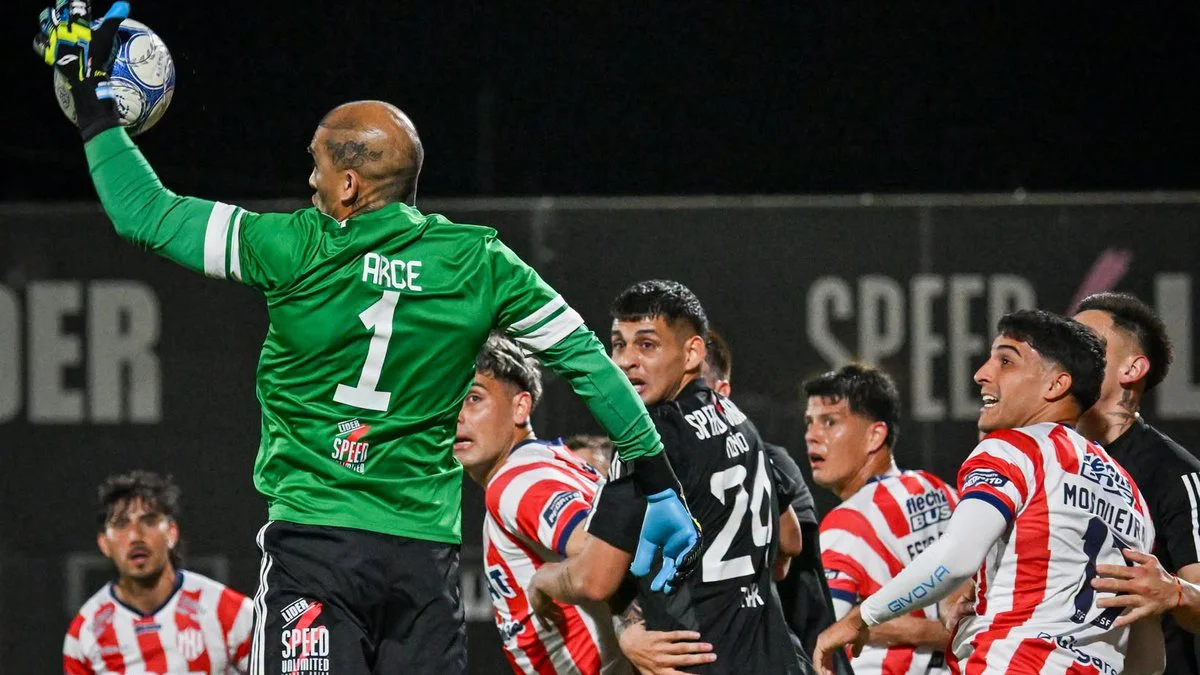 Deportivo Riestra y Unión de Santa Fe.