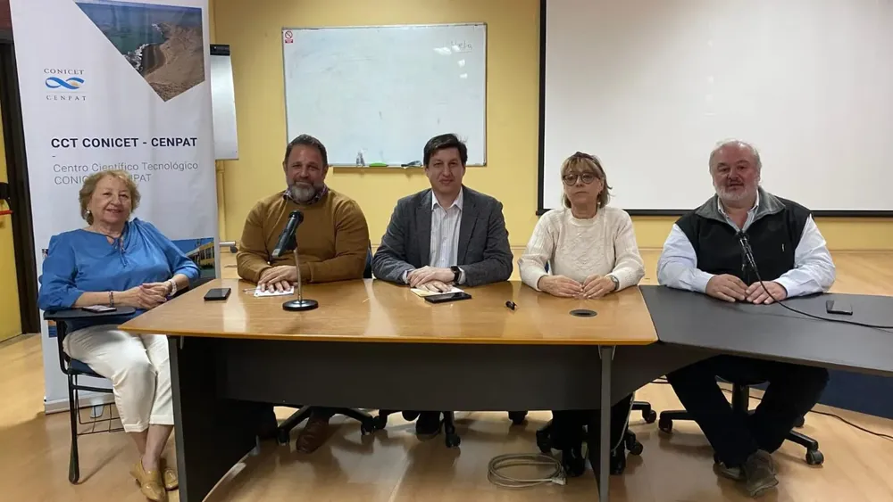 Mesa de trabajo del Instituto de Investigación y Desarrollo Productivo y Social de la Cuenca Golfo San Jorge