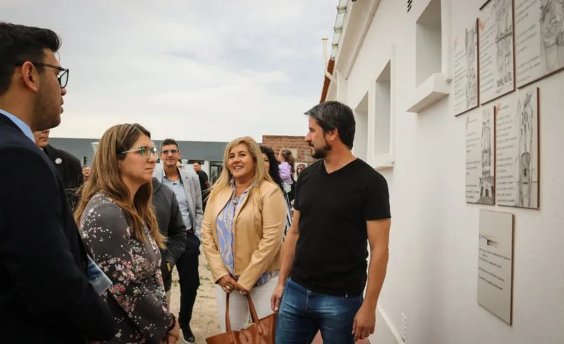 433439029_414943771125020_887727