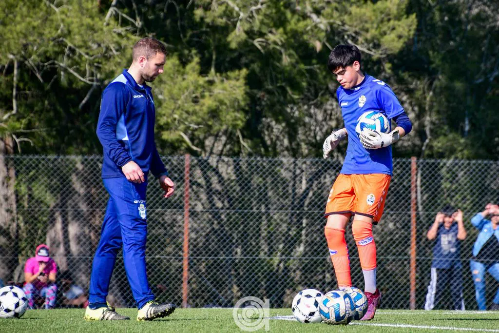 THIAGO VITAL: EL ARQUERO MADRYNENSE QUE VA POR BUEN CAMINO