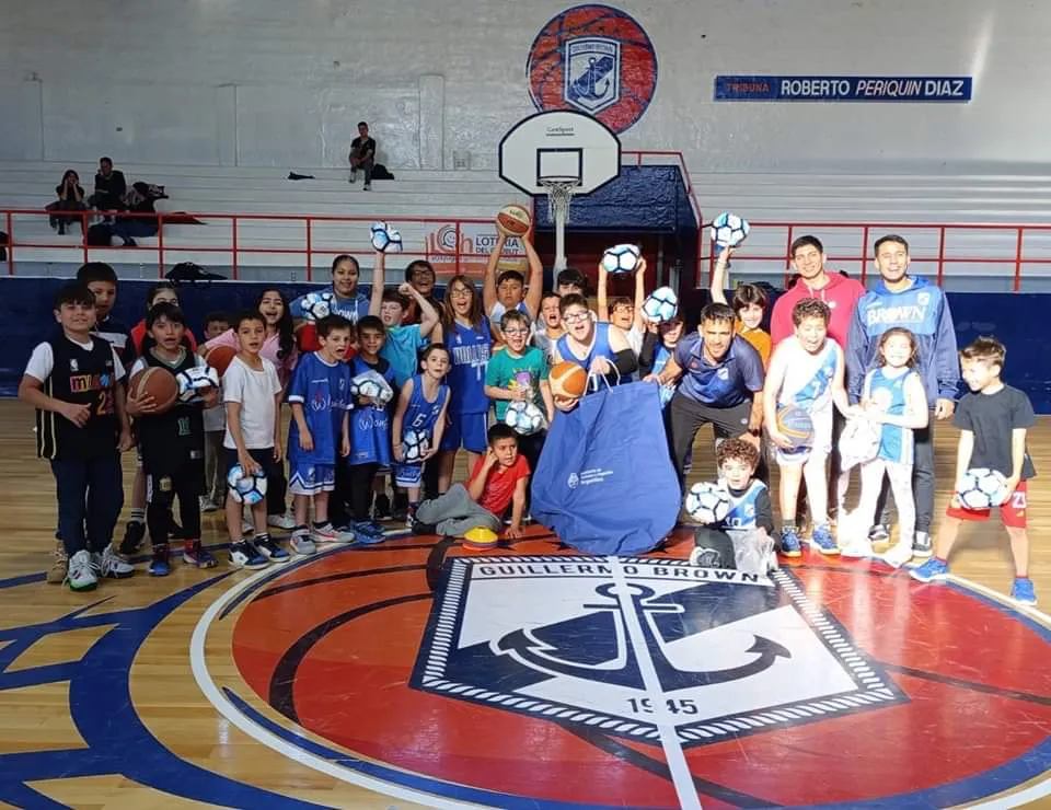NUEVOS ELEMENTOS PARA EL MINIBÁSQUET DE "LA BANDA"