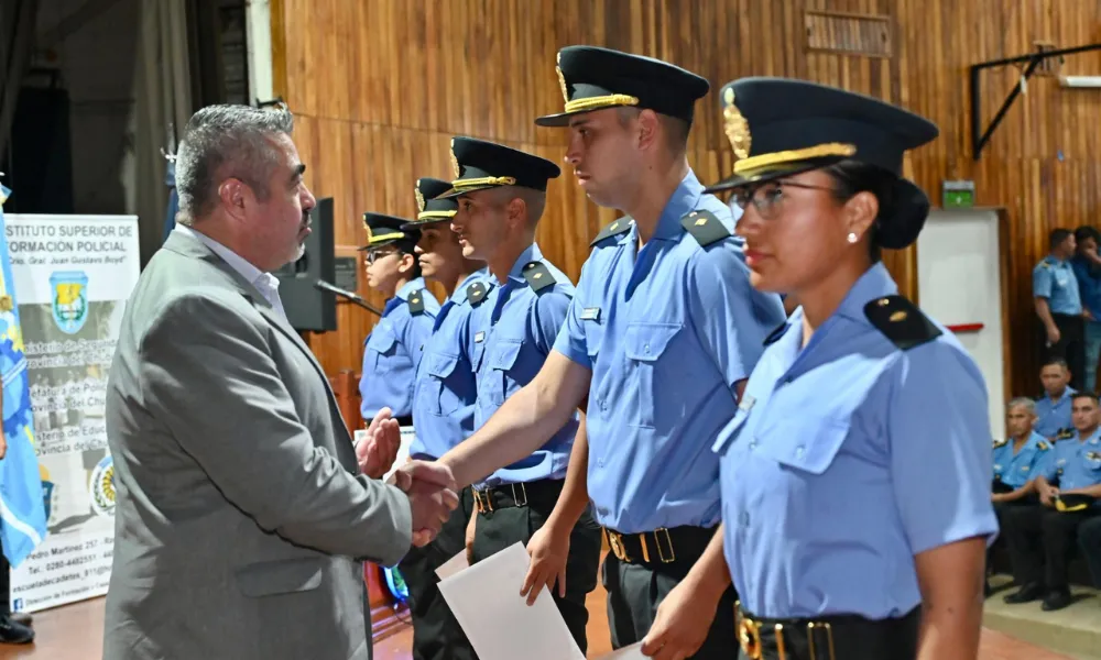 Egreso de oficiales de policía