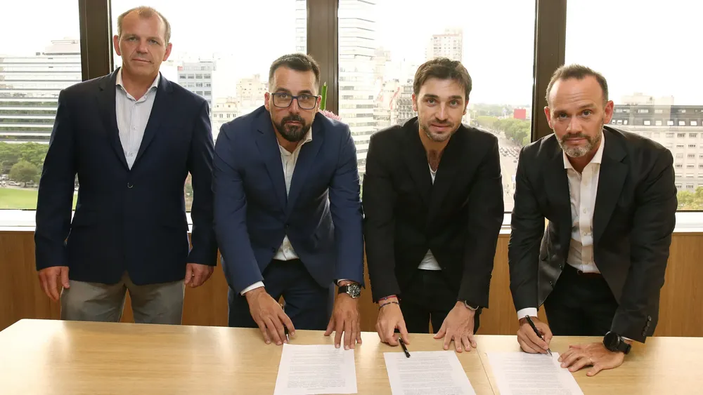 Firma del convenio entre PAE y el Gobierno de Chubut