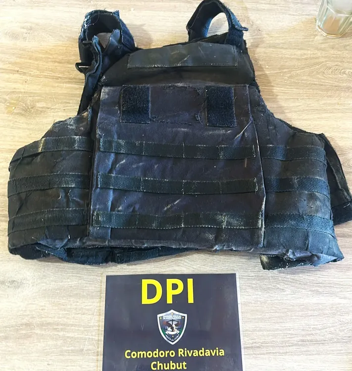 Incautaron armas, municiones y una moto robada en Comodoro