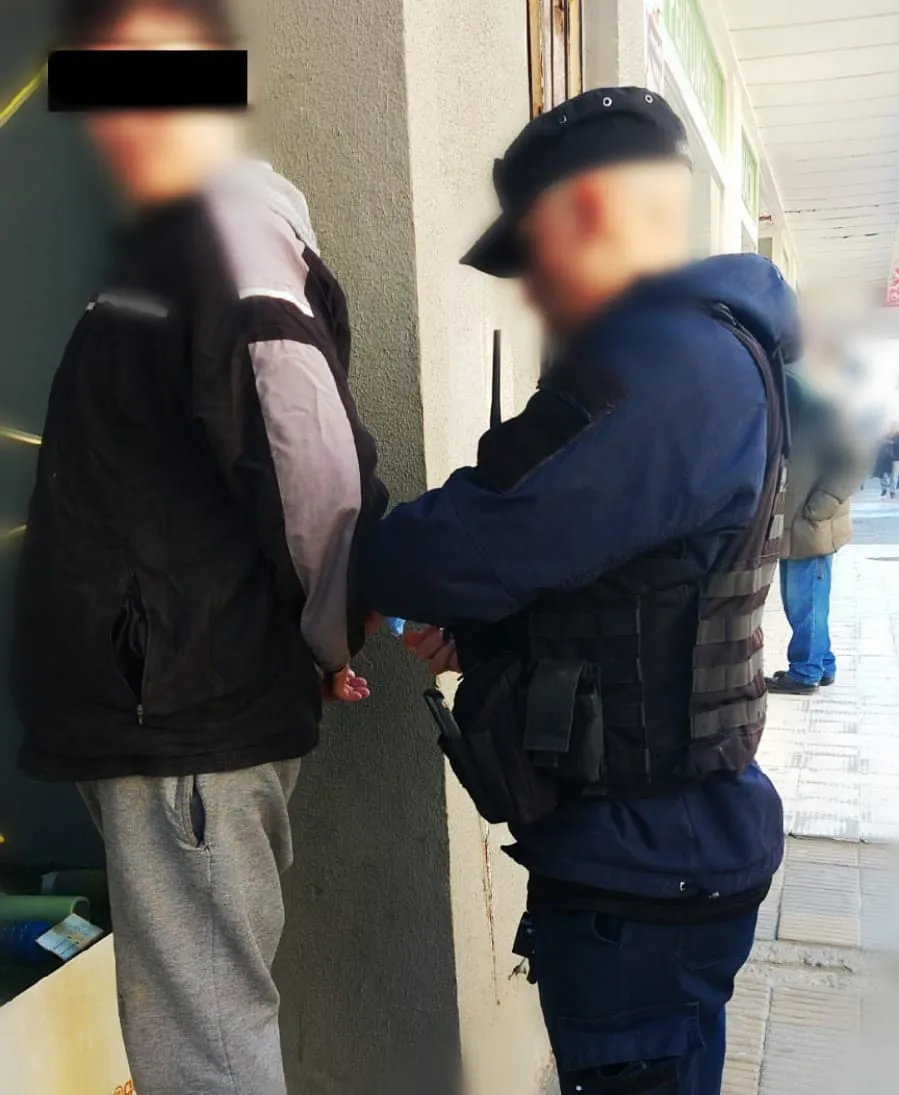 La Policía detuvo a cuatro sujetos que tenían pedidos de captura