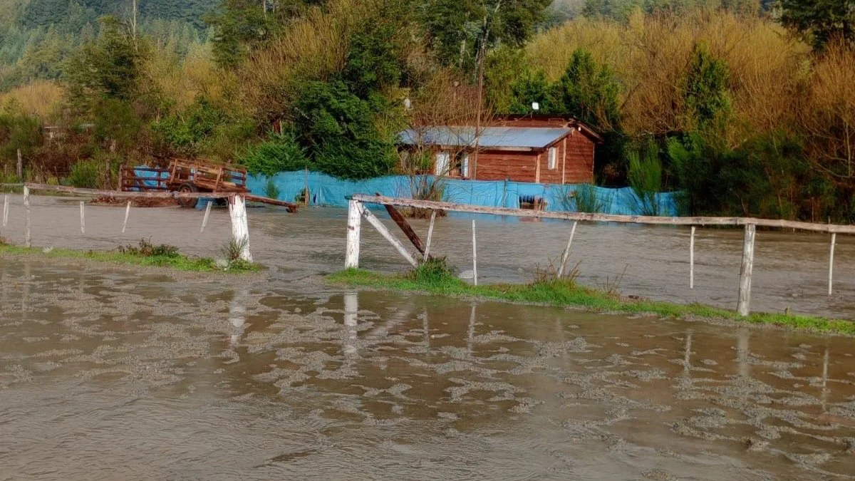 Desbordo el rio Azul FOTO Fernando Bonacea