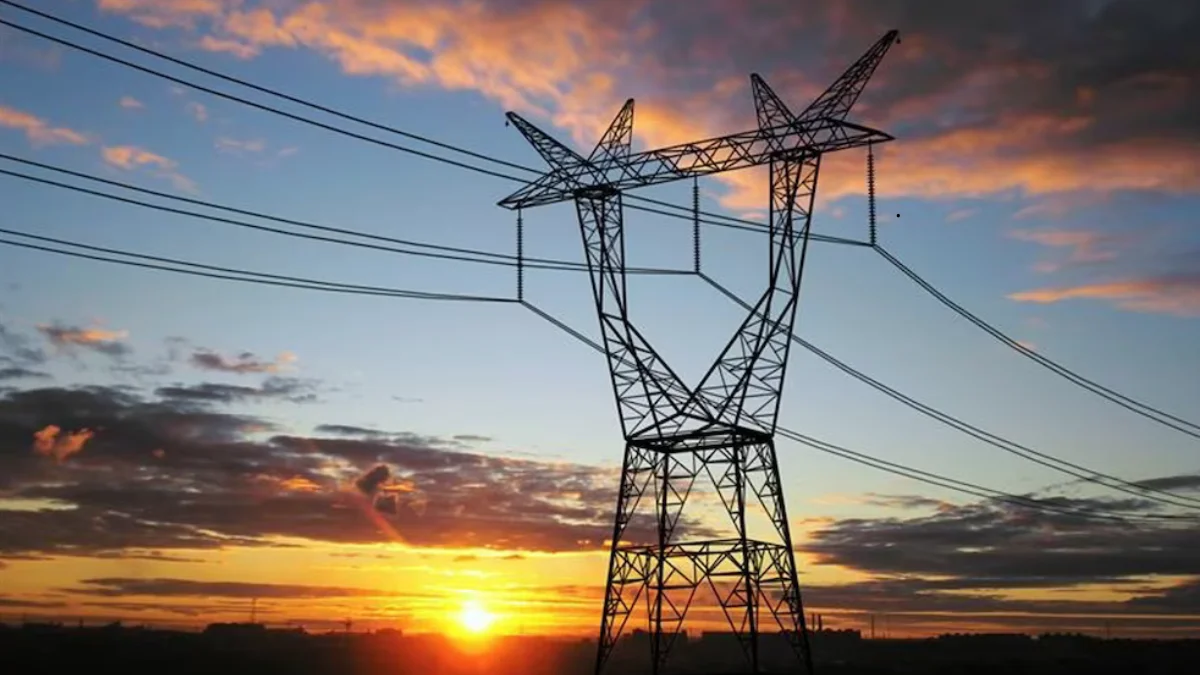 La infraestructura, que presentó una caída de 2,4 puntos, fue el principal factor de deterioro, derivado de una desaceleración en la incorporación de capacidad renovable