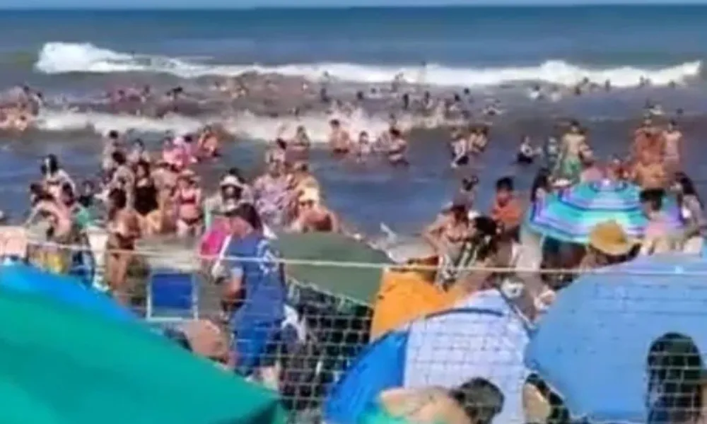 Olas gigantes en Sant Clara del Mar