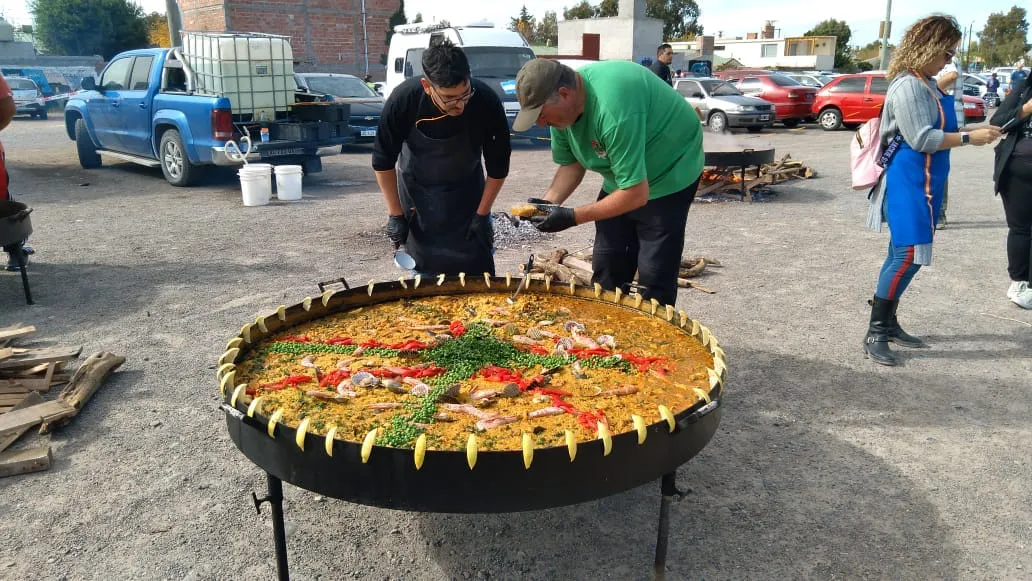 Ultiman detalles de la Paella Solidaria