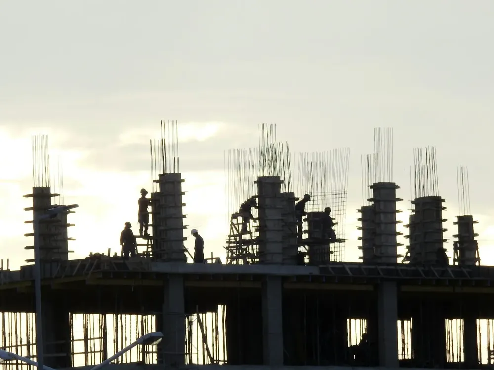 AMANECER Y TRABAJO POR FOTERO PATAGÓNICO