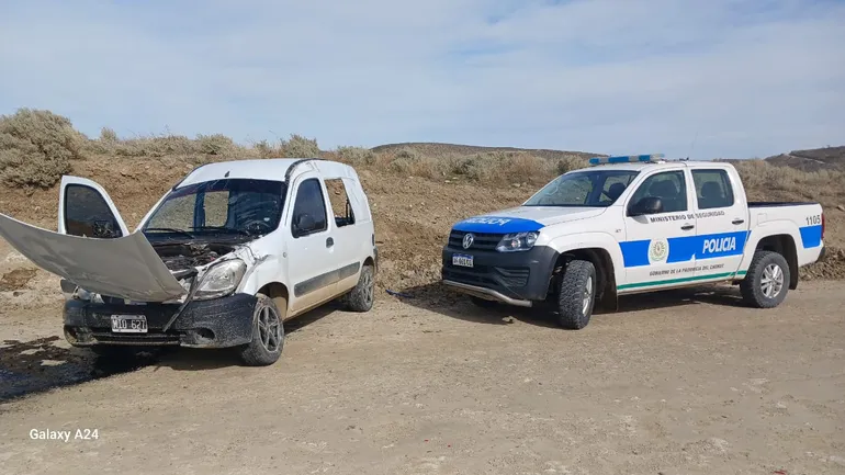 Camioneta robada y volcada