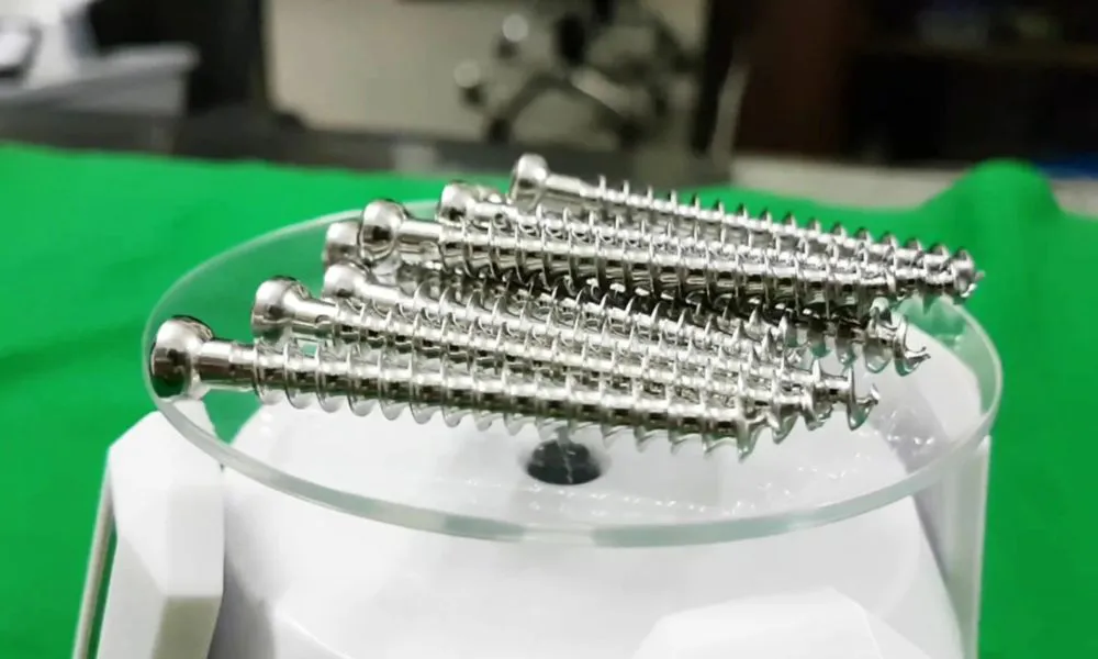 Tornillos traumatológicos