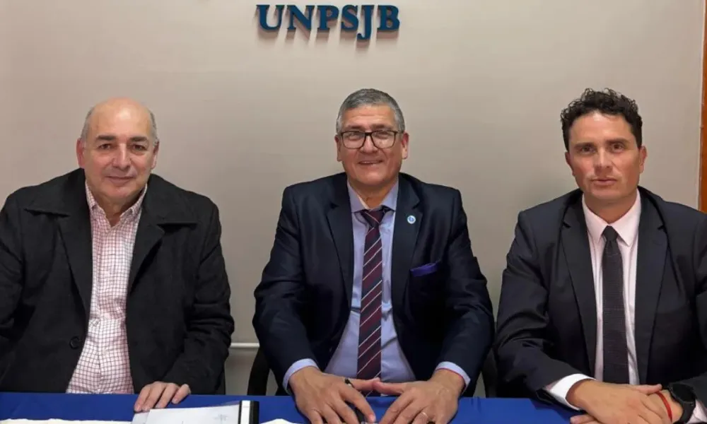 Firma del convenio entre la UNPSJB y la secretaría electoral