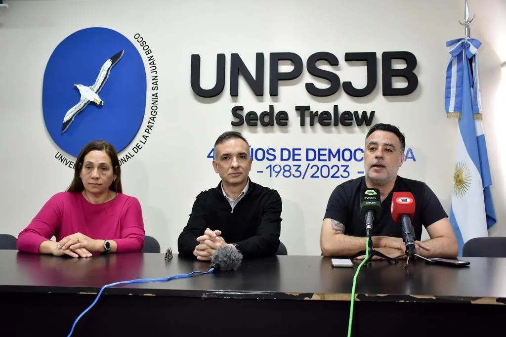 Charla política y comunicación 1