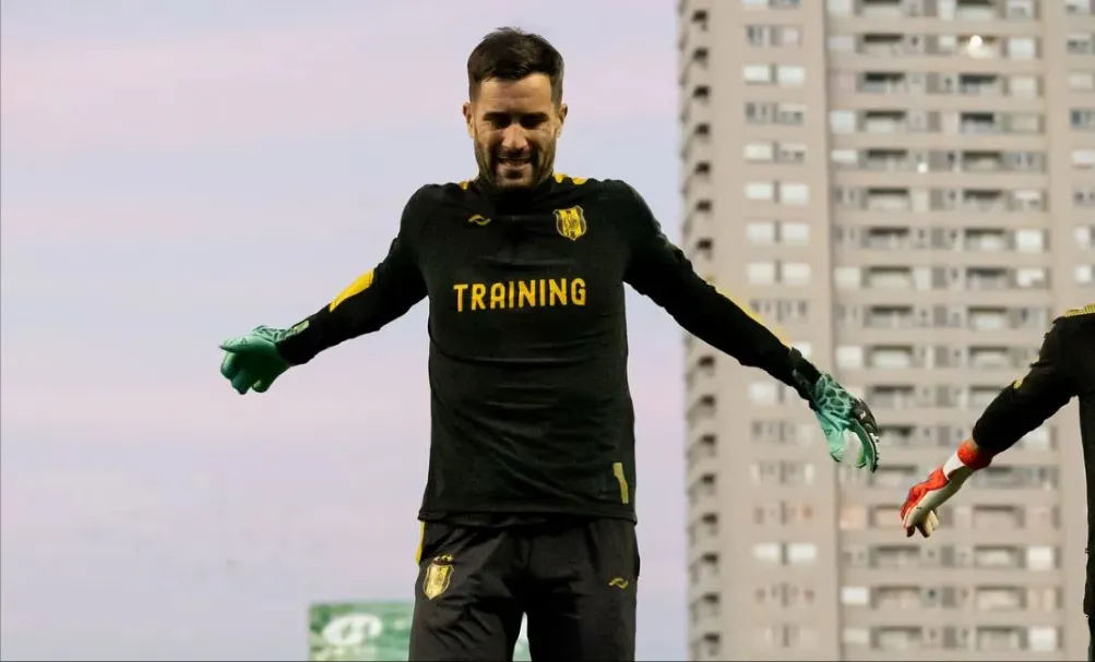 El arquero y capitán renovó su contrato con Deportivo Madryn