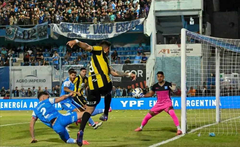 Deportivo Madryn perdió 2-0 ante Estudiantes en Río Cuarto