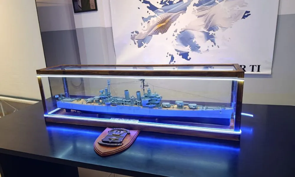 Réplica del ARA General Belgrano