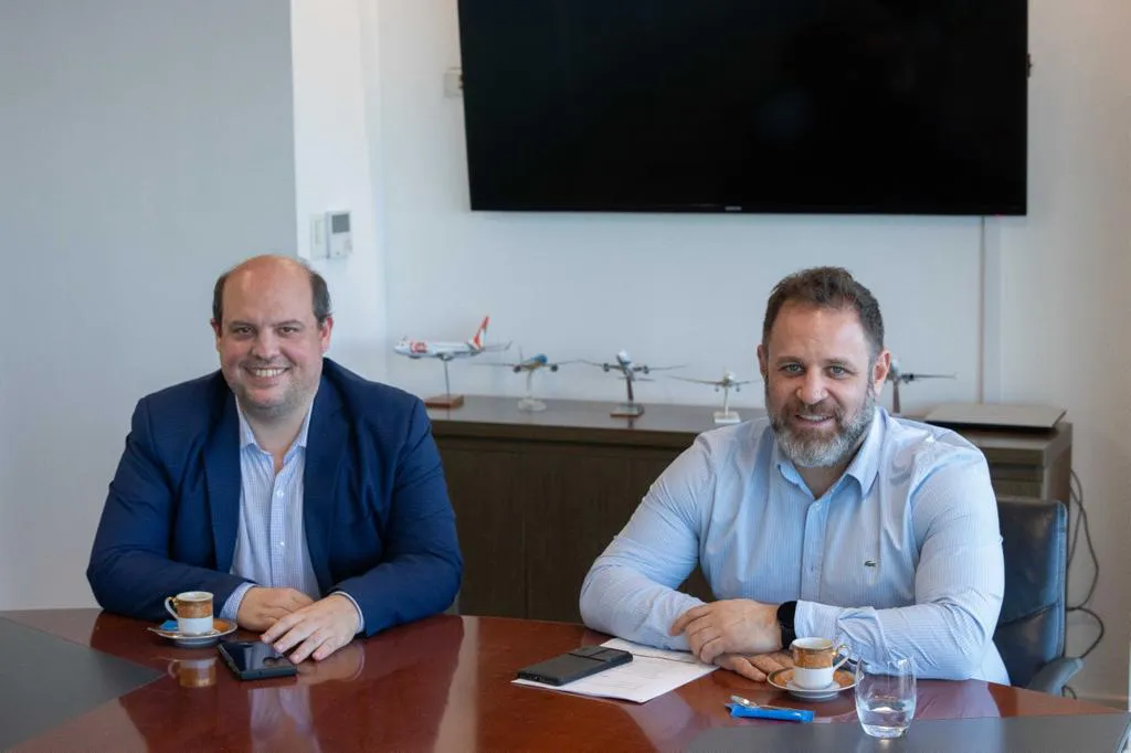 José Glinski con Pablo Ceriani por má vuelos hacia Chubut
