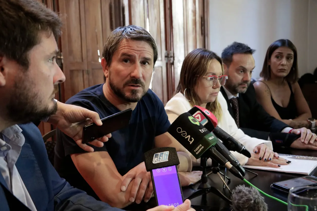 Gerardo Merino con fiscales en Trelew 1