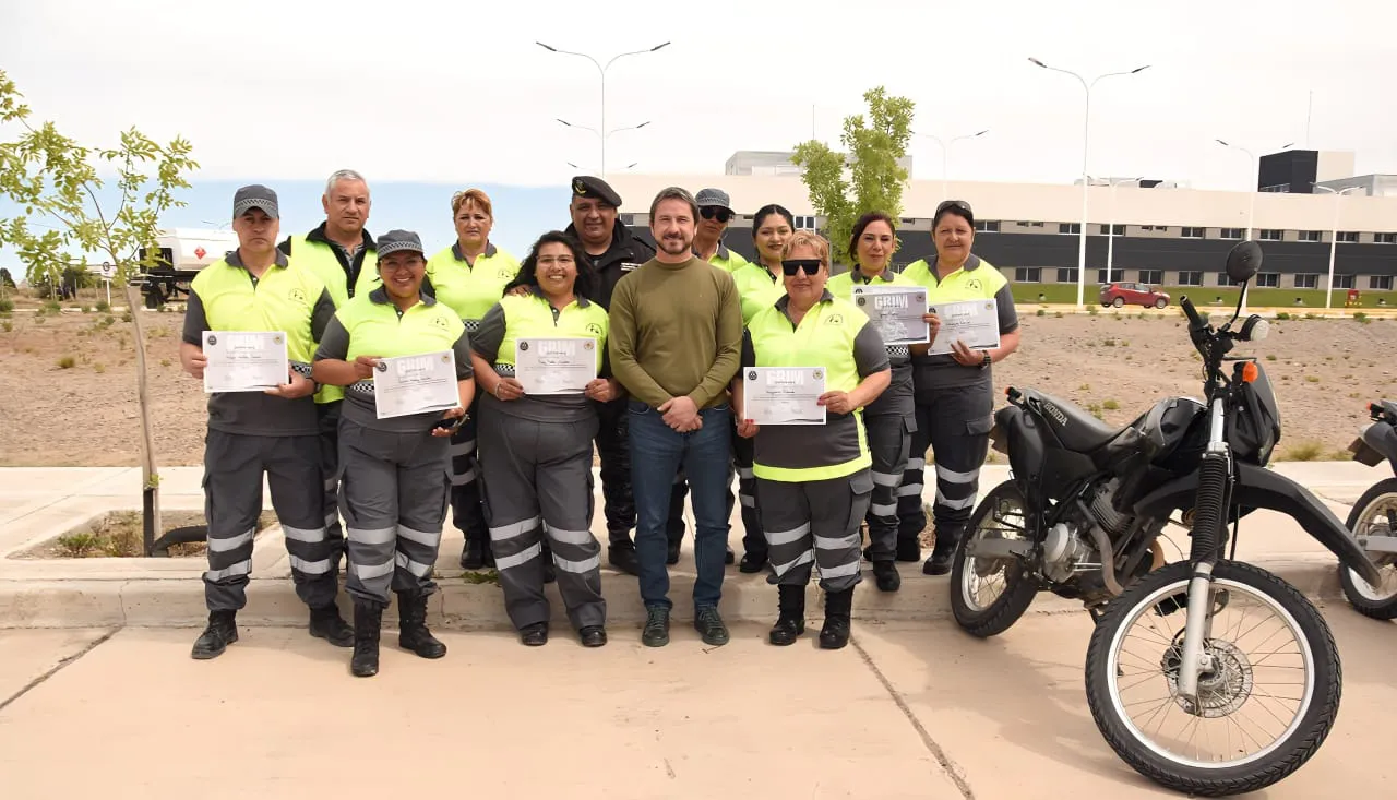 El intendente Merino en la entrega de certificados El intendente Merino en la entrega de certificados