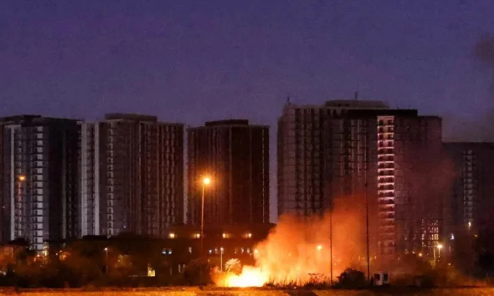 Una persona murió en el lugar y otras cuatro resultaron heridas, todas pertenecientes a la misma familia.