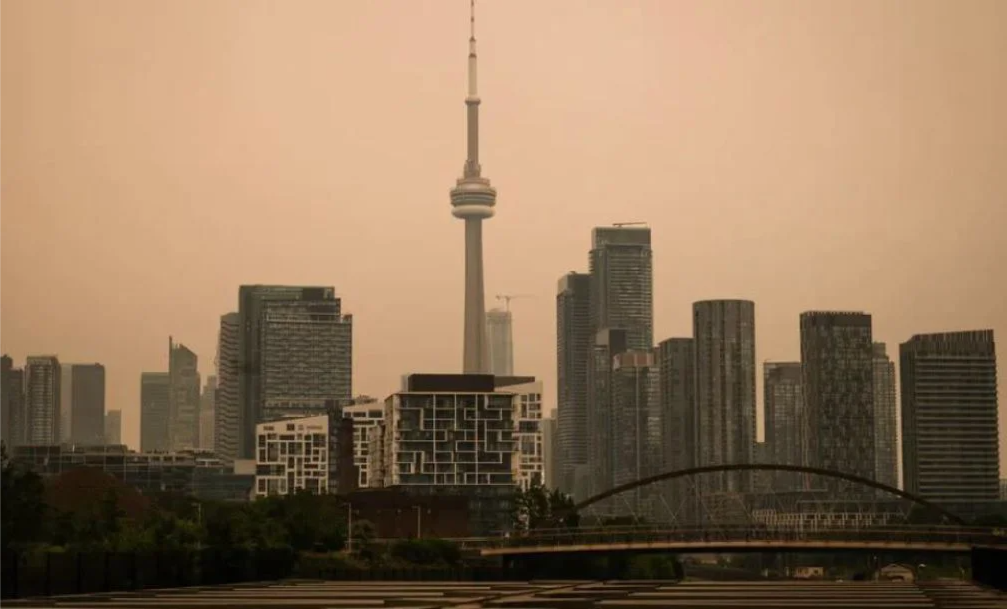 La mala calidad del aire por los incendios forestales en Canadá obligó a emitir advertencias.