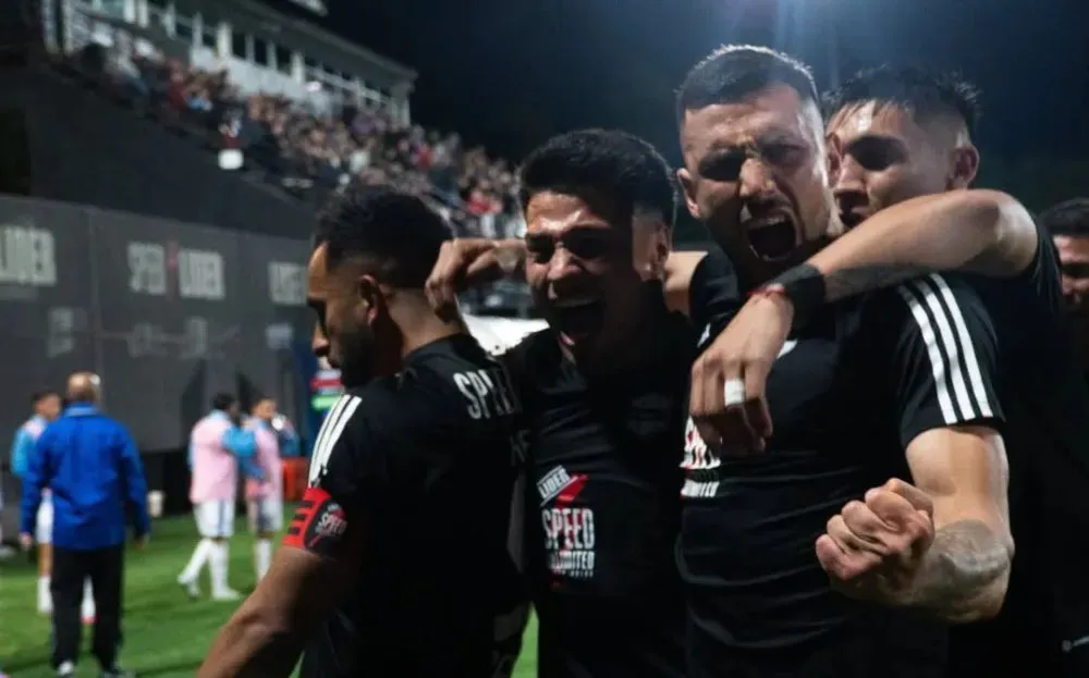 Riestra venció 1-0 a Instituto en el estadio Guillermo Laza