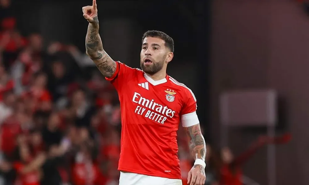 Otamendi habló de su futuro