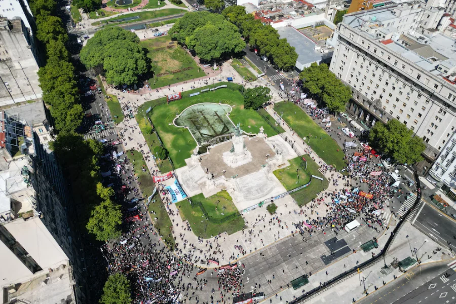 La mayoría de los negocios abrieron