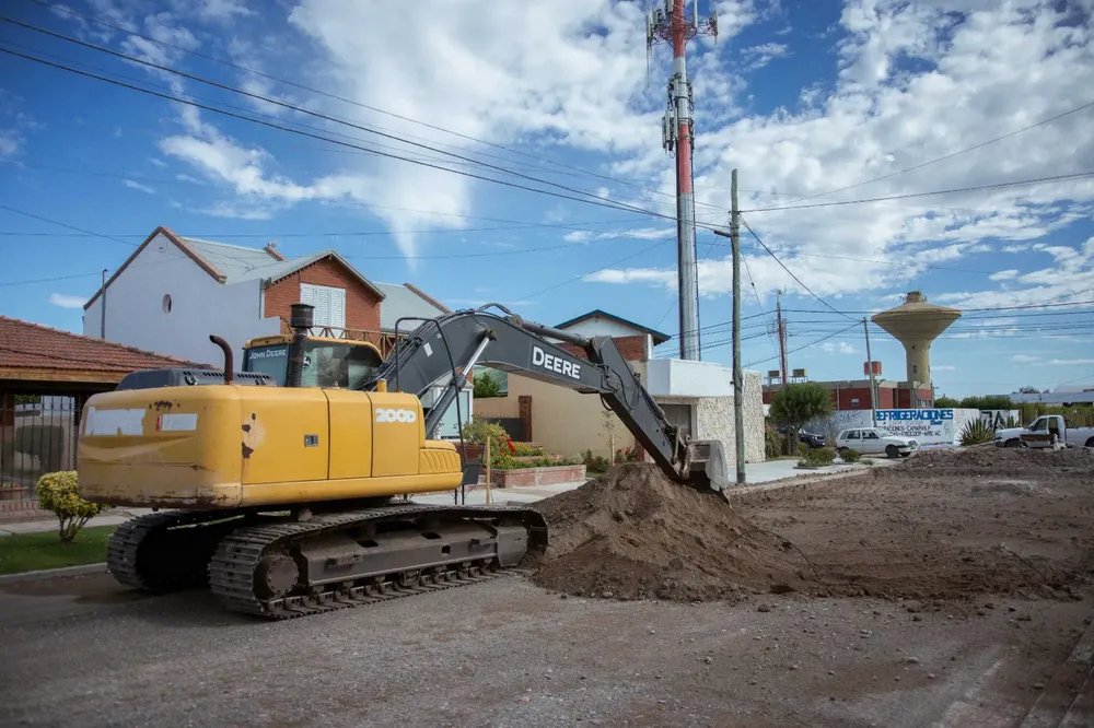 Movimiento de suelo para pavimentar la calle José Hernández de Playa Unión