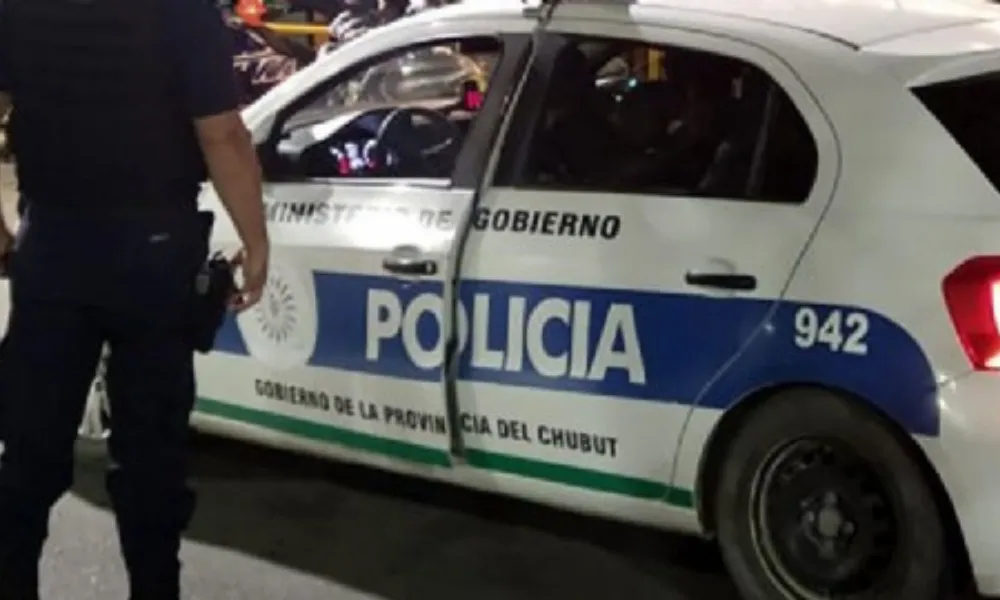 Policía detenido por altercado