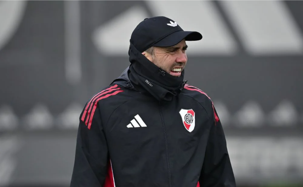 El equipo de Eduardo Coudet recibe a San Lorenzo en un mata-mata que llega atravesado.