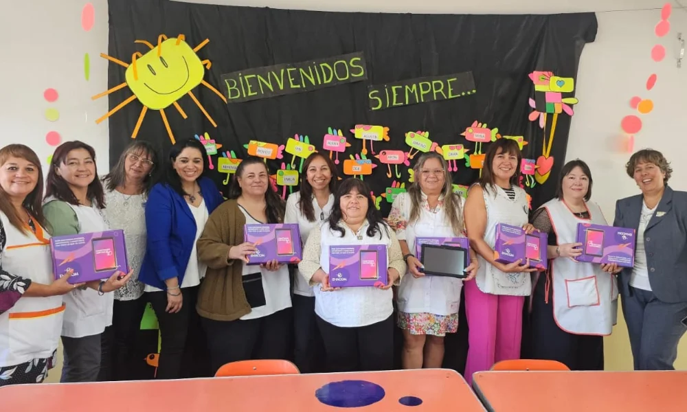 La Provincia terminó de distribuir tablets en 72 Escuelas Alfa en Red.