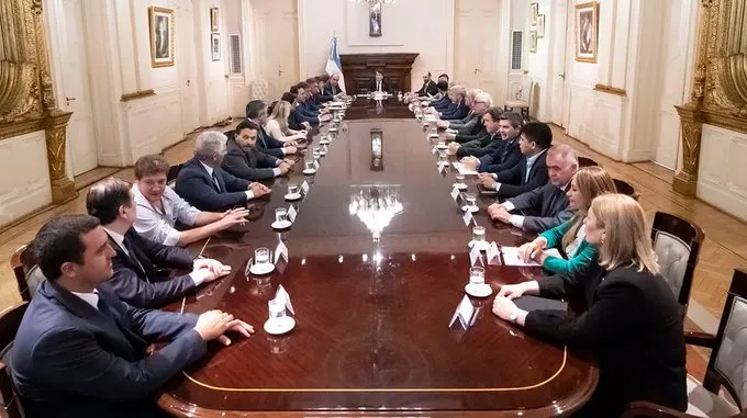 Reunion entre Nacion y provincias